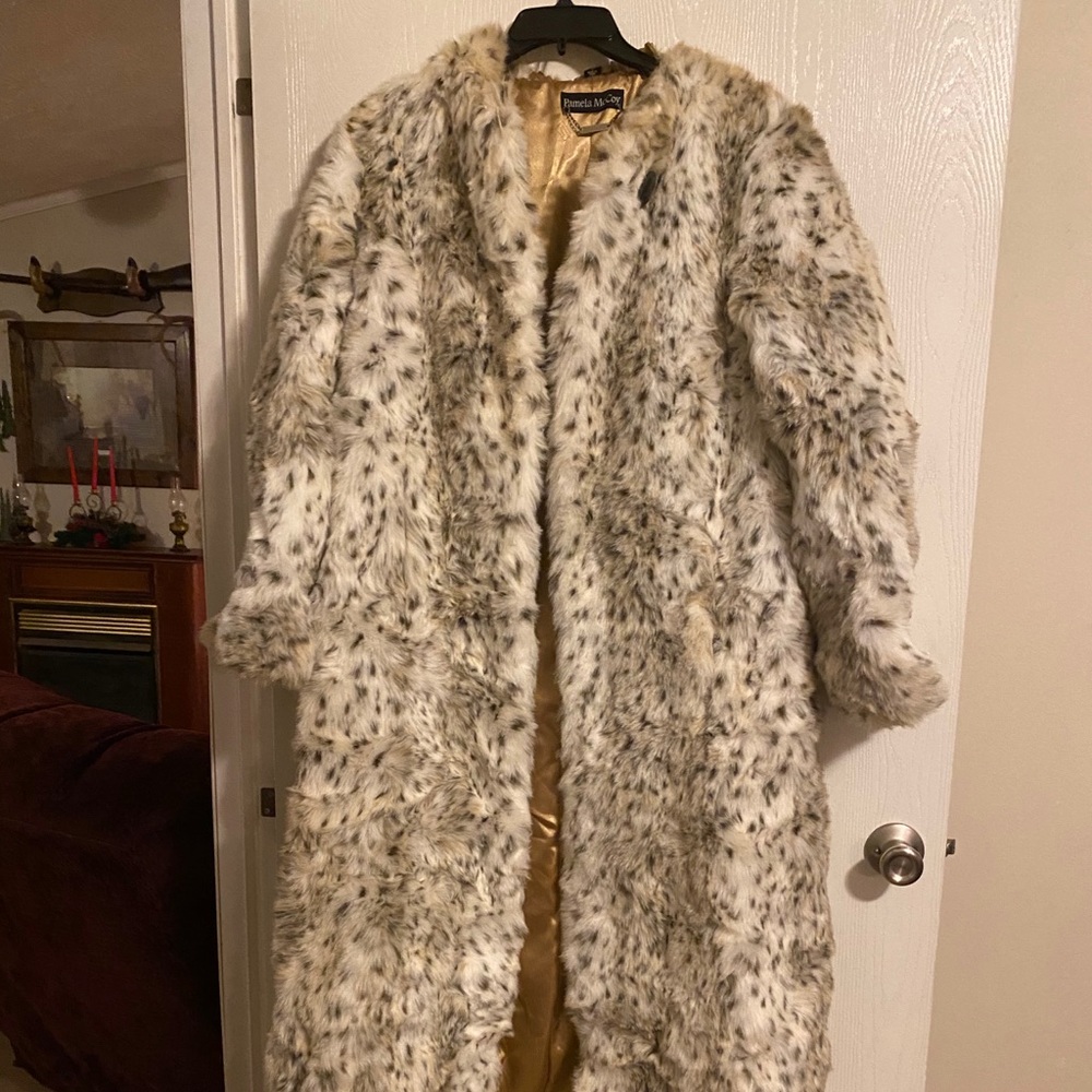 Animal print Fur coat Pamela McCoy replica
